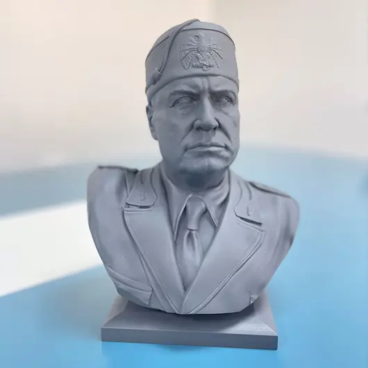 Props & Sculptures