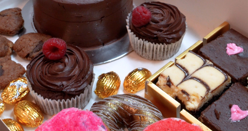 Love Bloom Box Bento Cake Cupcakes Doughnuts Cookies Chocolates HOLA Keto Dubai Abu Dhabi Sharjah Ajman Al Ain Fujairah Ras Al Khaimah UAE